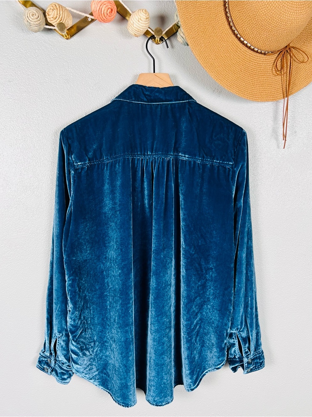 Anthropologie Pilcro Hadley Relaxed Button Down Velvet Shirt Size 14 - Picture 4 of 9